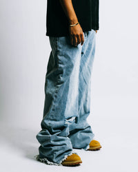 BLUE ESSENTIAL JEANS