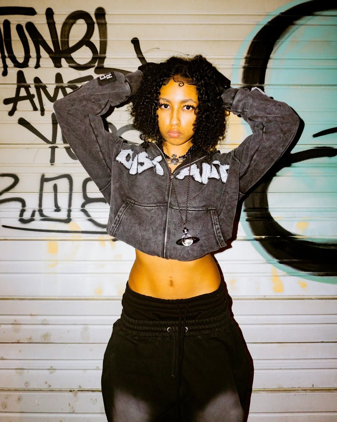 BLACK DISTANT HOODIE